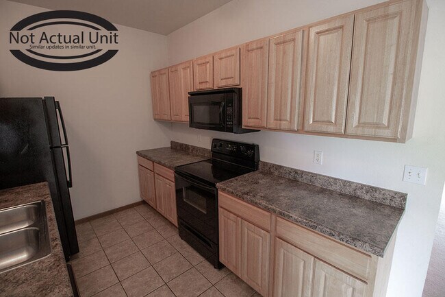 Building Photo - 1615 Citadel Dr