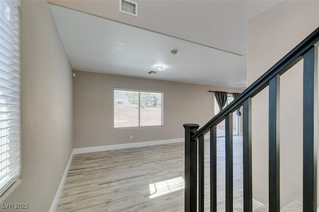 Building Photo - 3792 Autumn King Ave