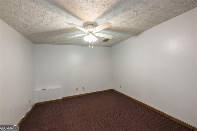 Building Photo - 4535 Kings Crossing Dr NE