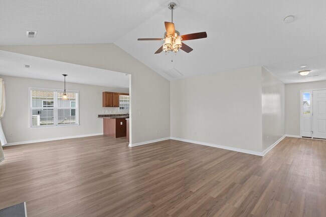 Building Photo - 331 Rose Bud Ln
