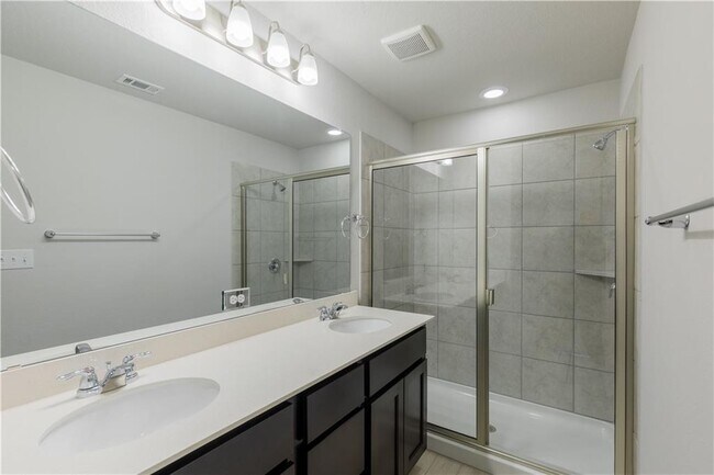 Building Photo - 2024 Pecan Island Dr