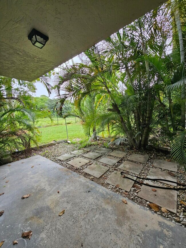 Building Photo - 1681 Balfour Point Dr