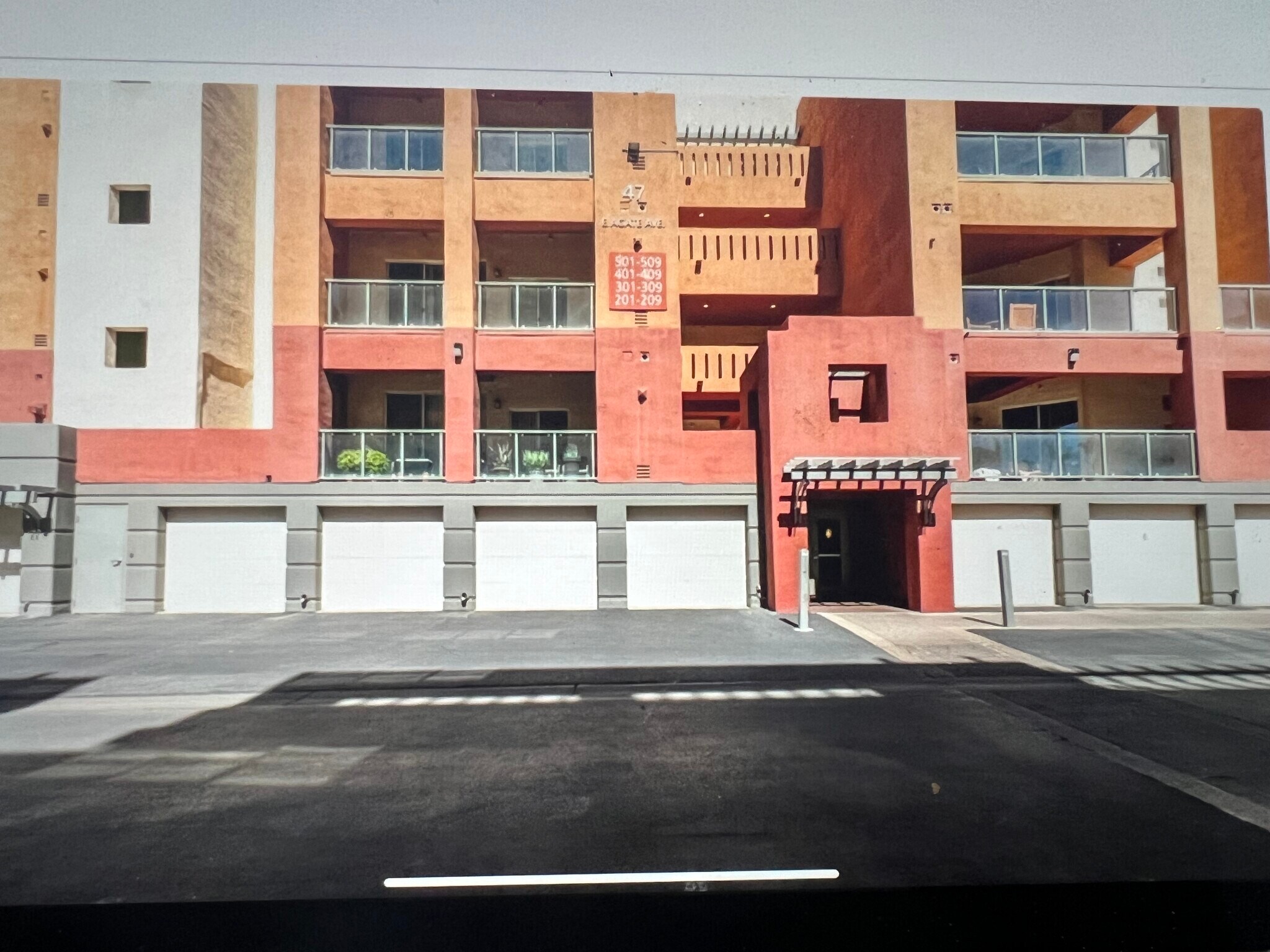 Building Photo - 47 E Agate Ave