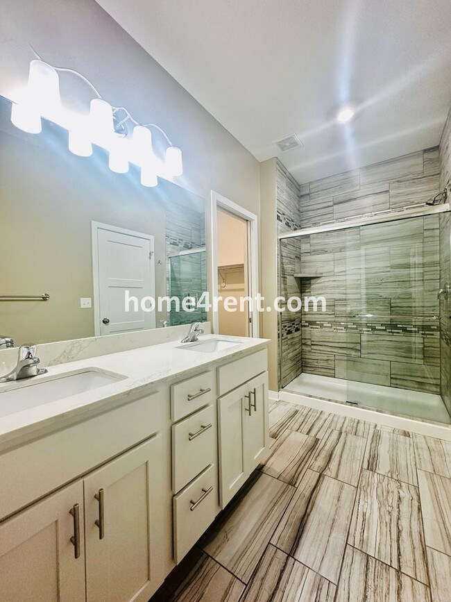 Building Photo - Ranch Style Home w/ Updated Kitchen, including SS Appliances and Granite Counters Plus a Large Un...