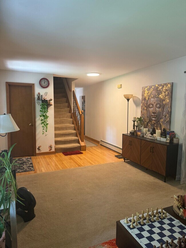 Building Photo - 8976 Lyniss Dr