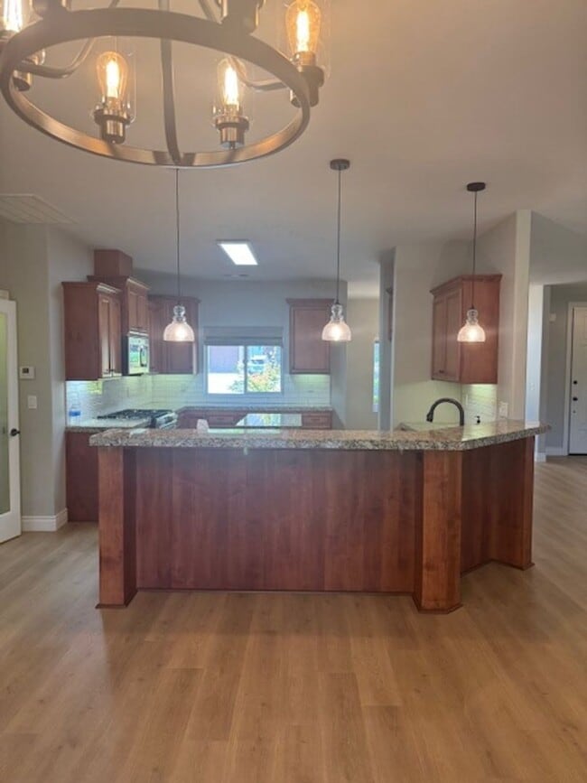 Building Photo - Stunning Westside Home with Landscaping!