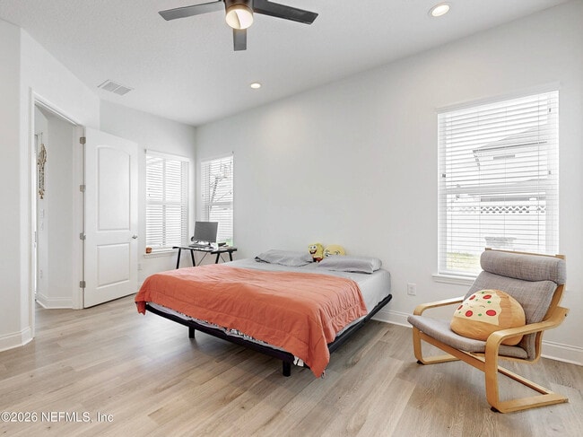 Building Photo - 121 Newfield Wy.