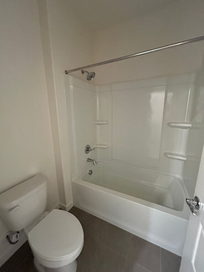 Building Photo - PET FRIENDLY