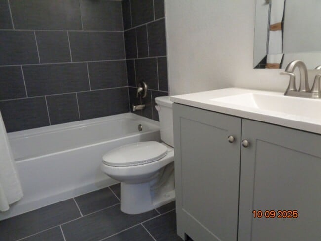 Building Photo - Modernized One Story Harris Home with Ingr...