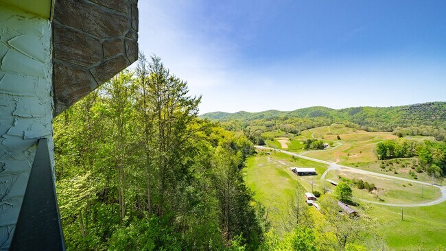 Building Photo - 4249 Dollys Dr