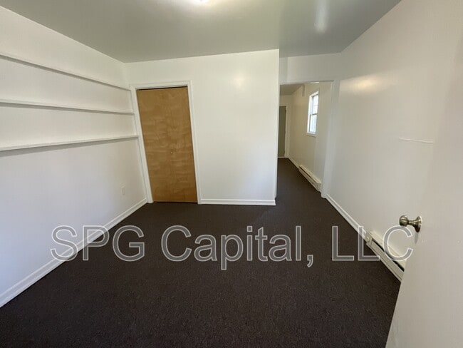 Building Photo - 948 E Market St