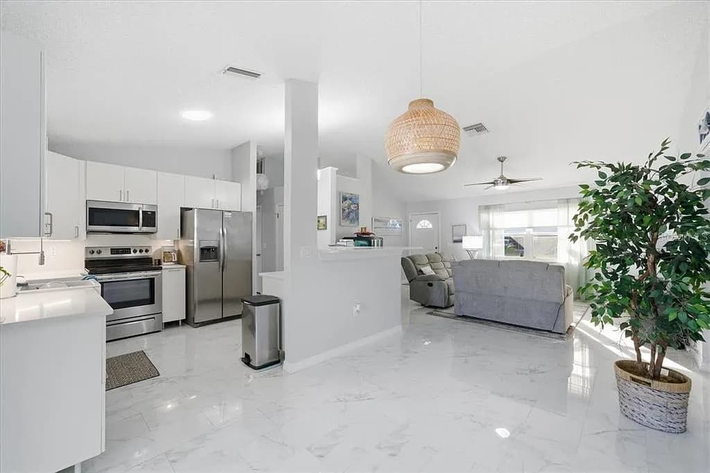 Building Photo - 7330 Ashmore Dr