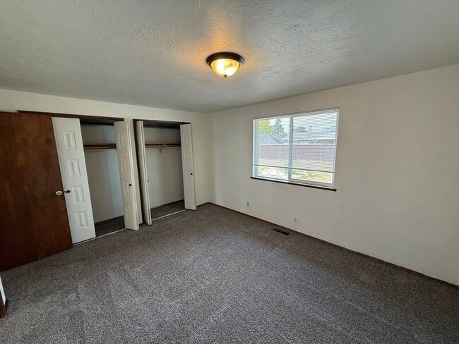 Building Photo - 2907 Moraga Ave SE