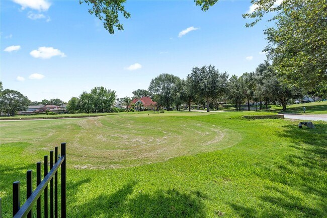 Building Photo - 7502 Holly Ct Estates Dr