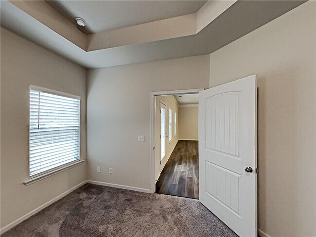 Building Photo - 14 Mercer Ln