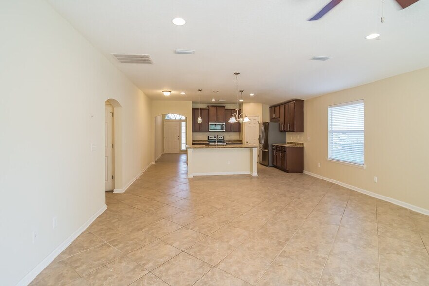 Building Photo - 71 Stirlingshire Ct