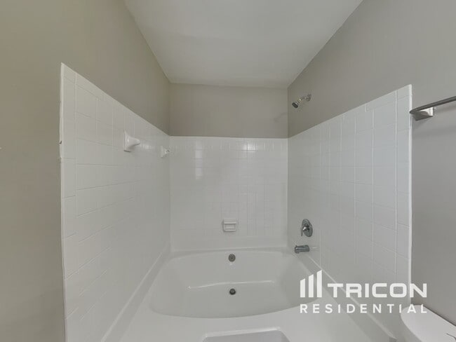 Building Photo - 9709 Manus Ct
