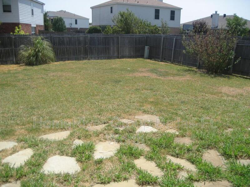 Building Photo - 2304 Hampton Dr
