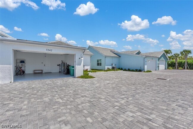 Building Photo - 7242 Saona CT