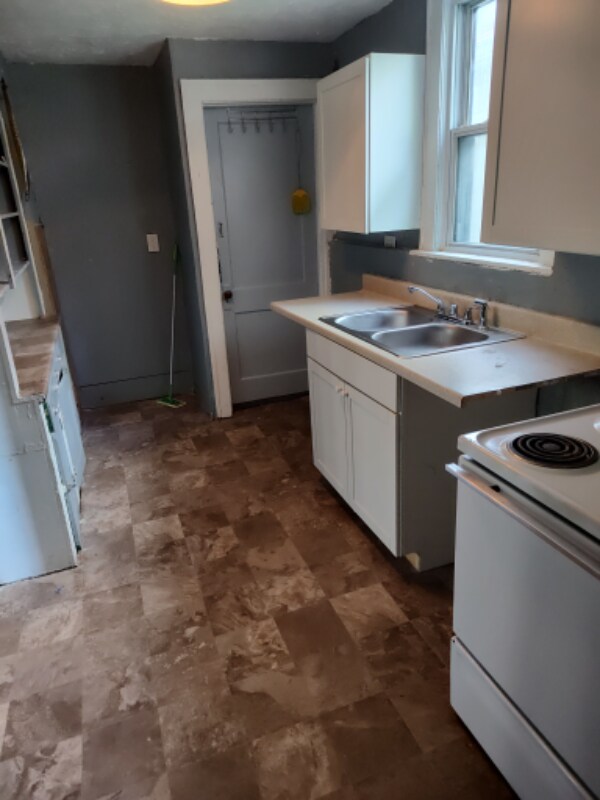 Building Photo - 1232 Oak Grove Ave