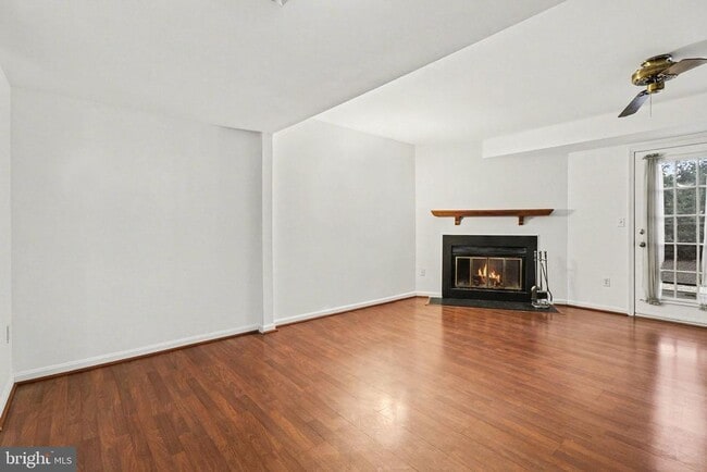 Building Photo - 503 Barrington Ct