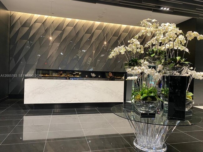 Building Photo - 851 NE 1st Ave