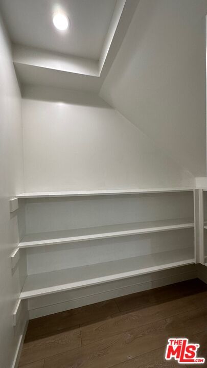 Building Photo - 5226 Satsuma Ave
