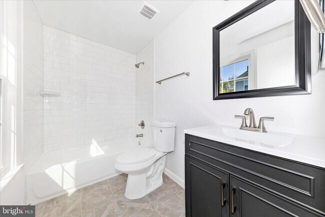 Building Photo - 13303 Country Ridge Dr