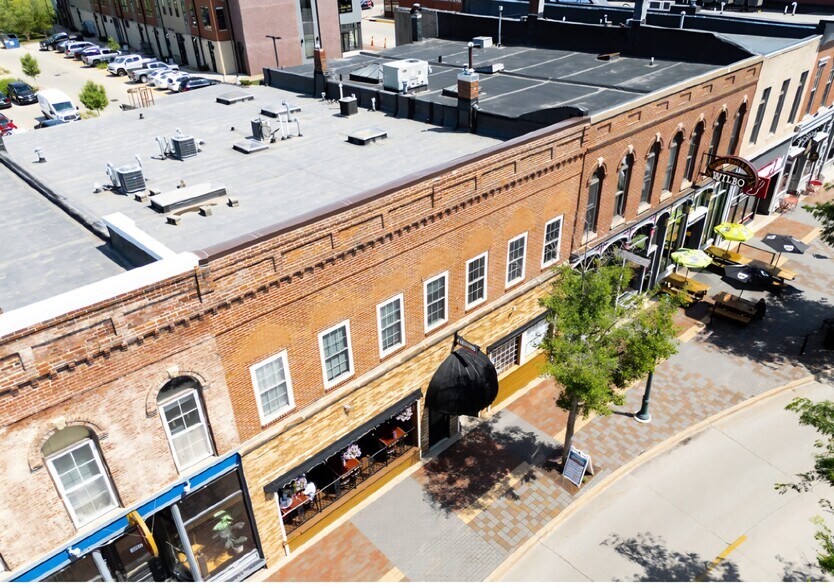 Building Photo - 112 Main St