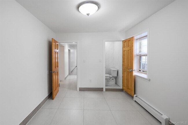 Building Photo - 90-01 70th Dr