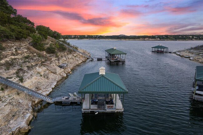 Building Photo - 17813 Kingfisher Ridge Dr