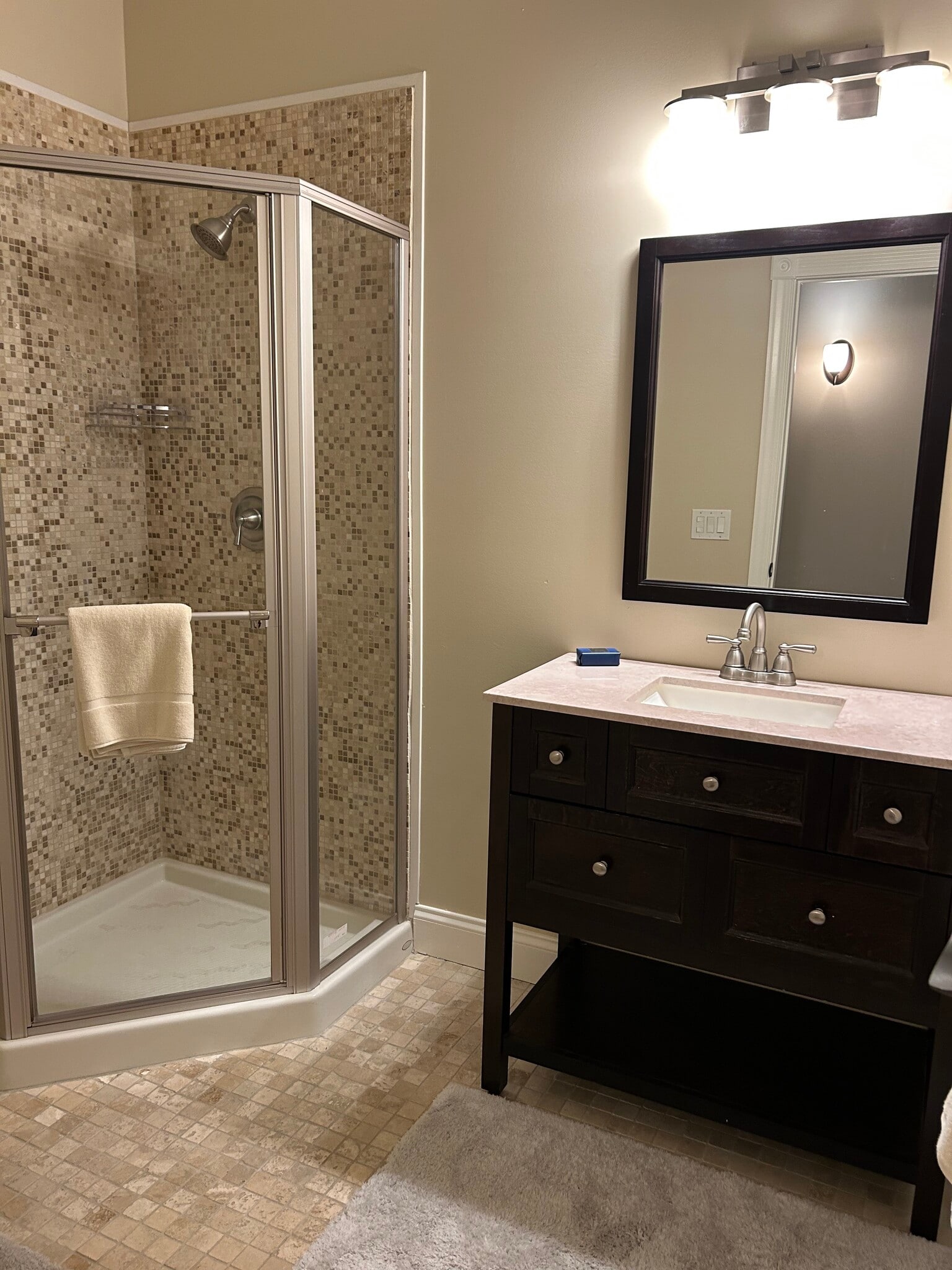 Building Photo - 22 E Market St