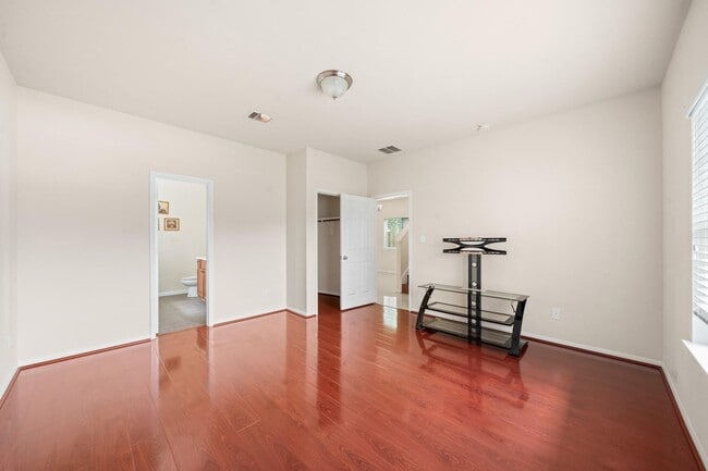 Building Photo - 7502 Autumn Sun Dr