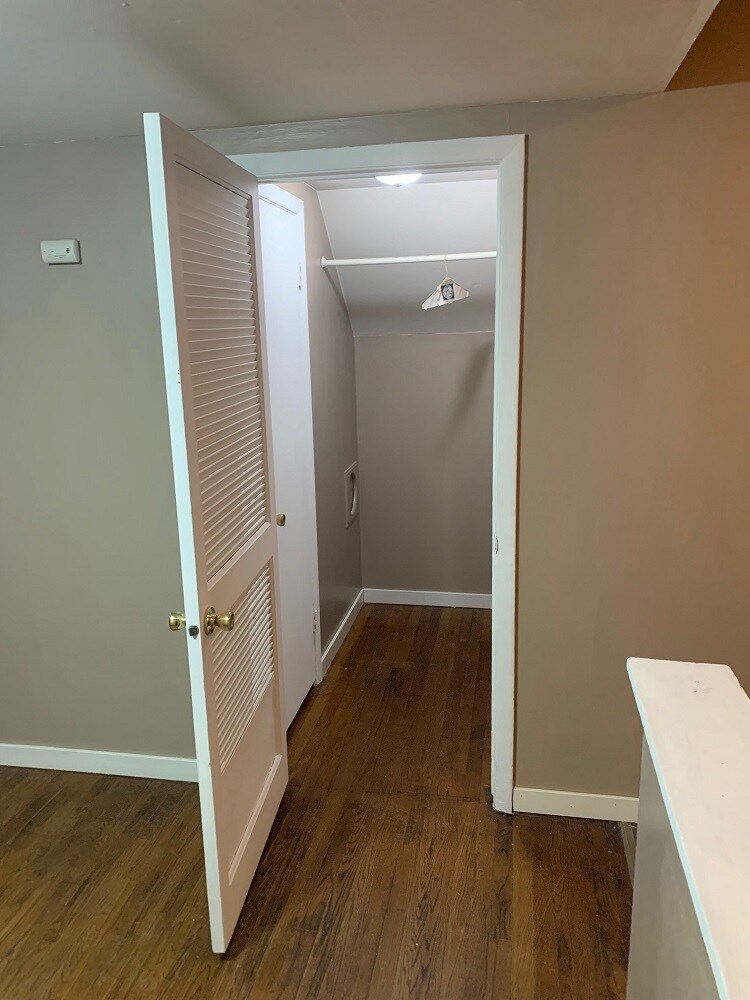 Building Photo - 2138 Hebron Ave