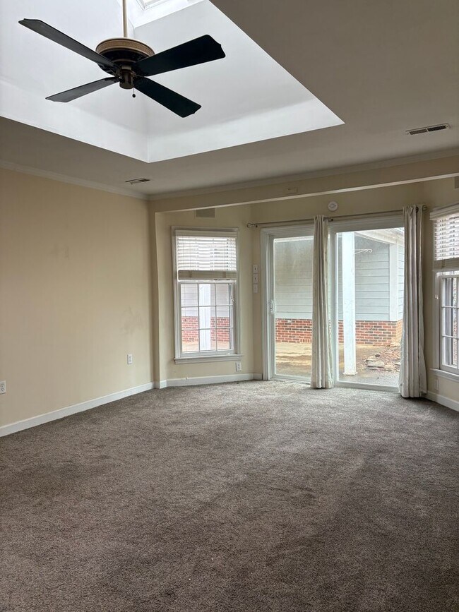 Building Photo - Charming Ranch Home in Matthews