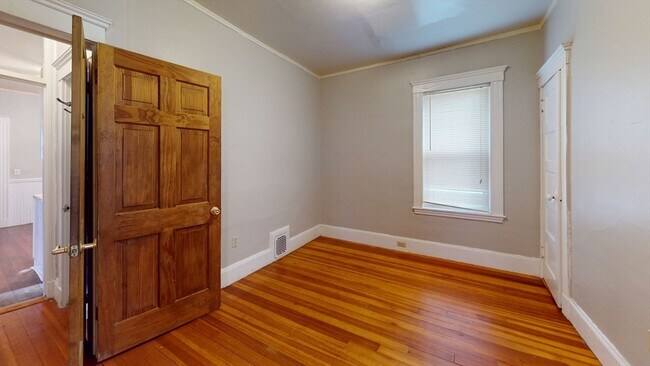 Building Photo - 8 Olmstead St