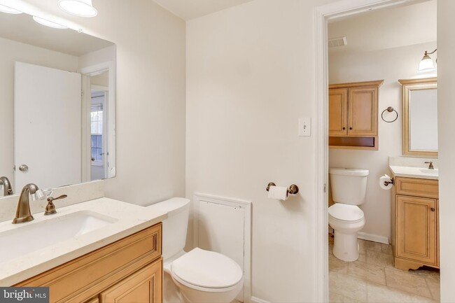 Building Photo - 17505 Longview Ln