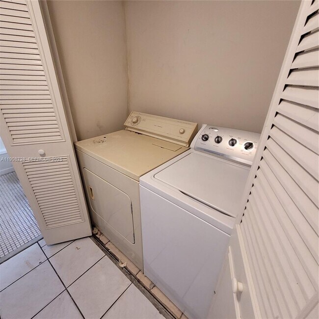 Building Photo - 8540 N Sherman Cir