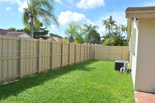 Building Photo - 10933 SW 146th Ct