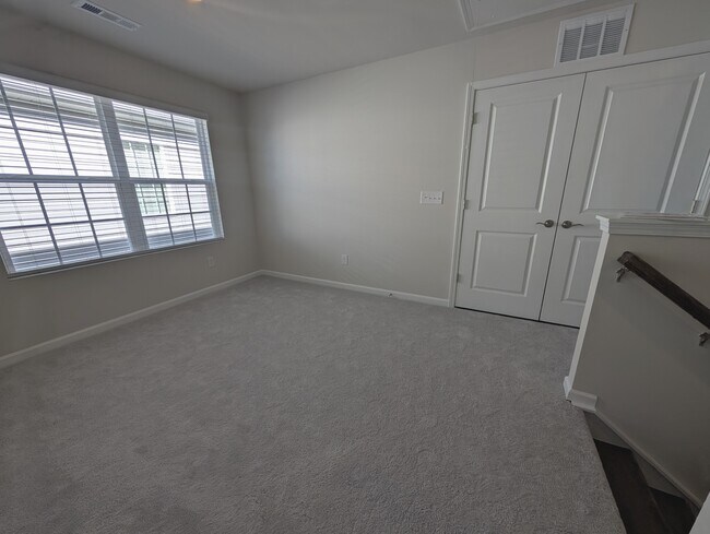 Building Photo - 5501 Hydrangea St