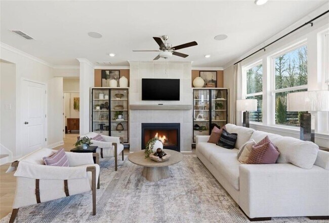 Building Photo - 2145 The Ln NE