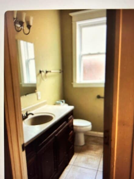 Bathroom - 6123 Waterman Blvd