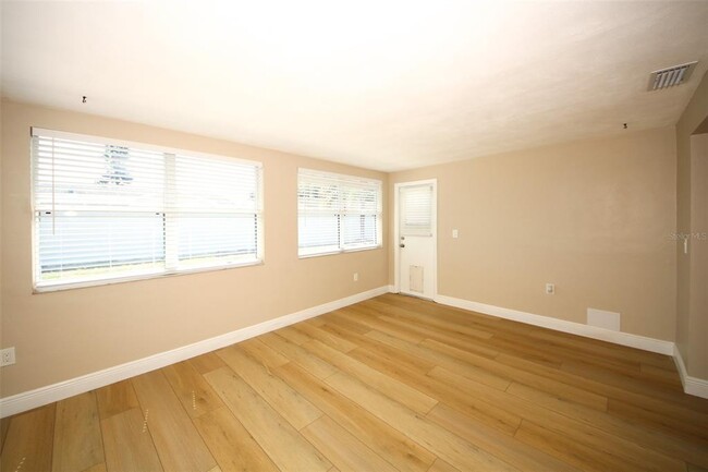Building Photo - 4338 Tall Oak Ln