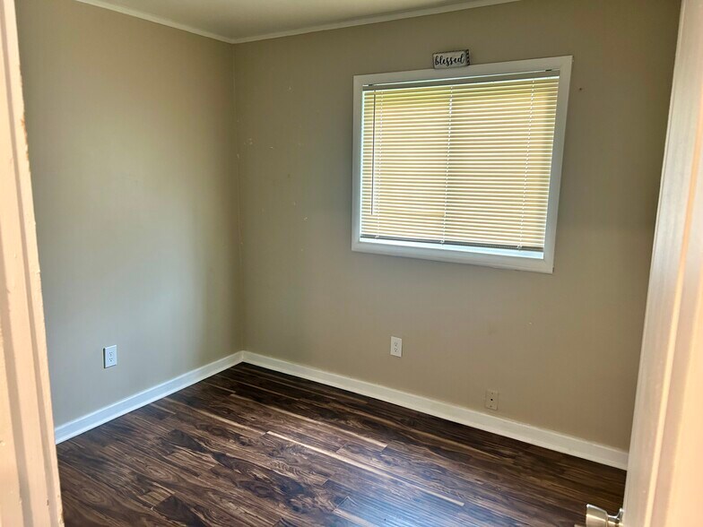 Building Photo - 8111 Timken Ave