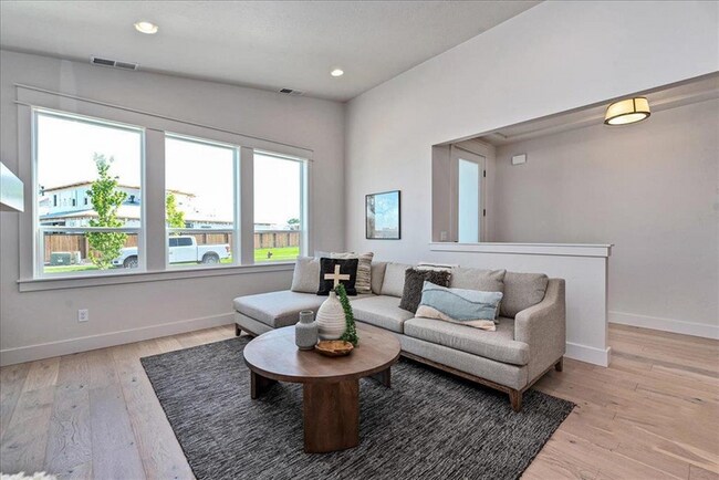 Building Photo - 8357 W Shams Ln