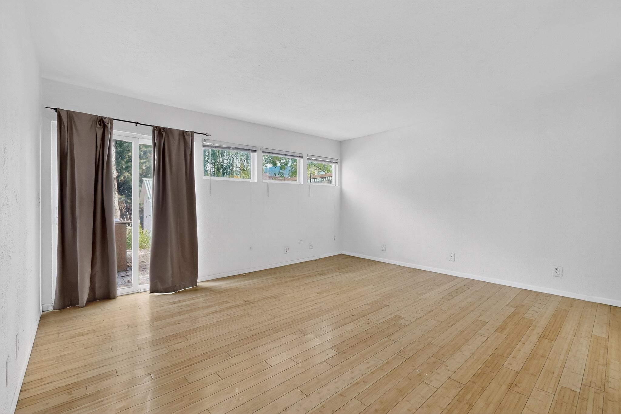 Building Photo - 5528 Overlook Dr NE