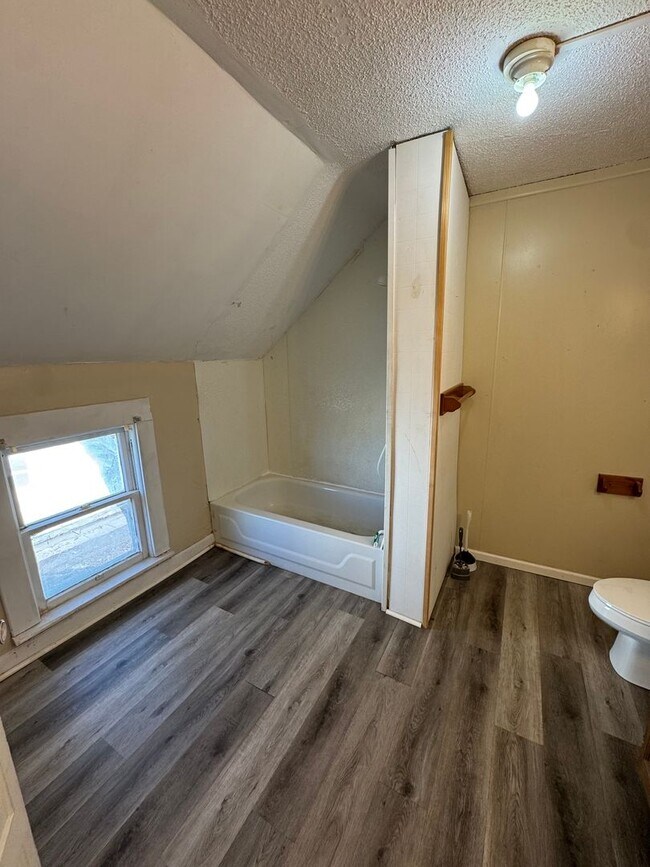 Building Photo - 1225 S 22nd St