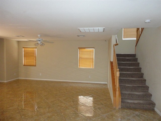 Building Photo - 6473 Karlsen Ct