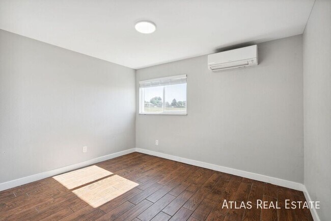 Building Photo - 1705 30th St