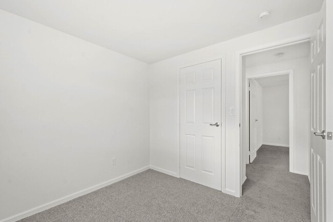 Building Photo - AVAILABLE OCT 1ST!! BEAUTIFUL 4 BEDROOM IN...